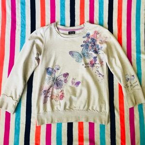 *DONATED* 
Girls beautiful top with 🦋 embroidery